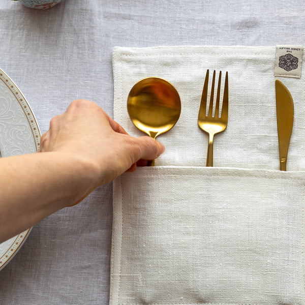 Antique White linen cutlery holder will make your table setting look neat and tidy. Decorative cutlery pouch can be paired with table napkins or other table linens, mixed or matched.