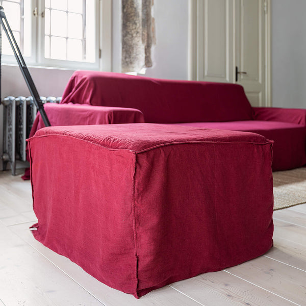Introducing our new unbleached burgundy red linen ottoman cover – the ultimate solution for giving your ottoman a fresh look and upgrading your interior effortlessly.