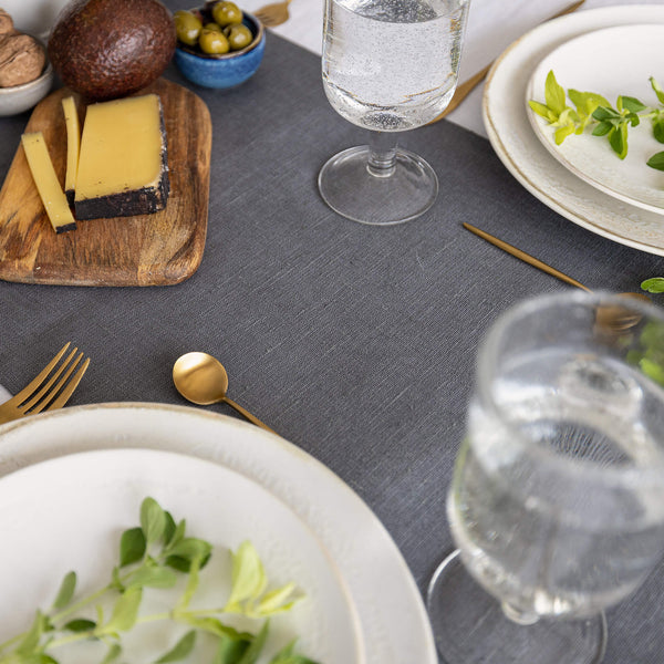 Give your table a touch of distinction and decoration with our amber yellow linen table runner. Use the table runner on its own or combine it with a linen tablecloth, placemats or napkins.