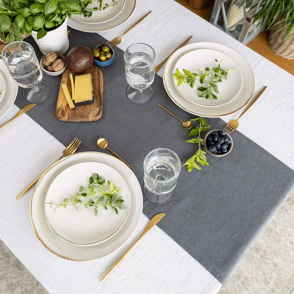 Give your table a touch of distinction and decoration with our amber yellow linen table runner. Use the table runner on its own or combine it with a linen tablecloth, placemats or napkins.