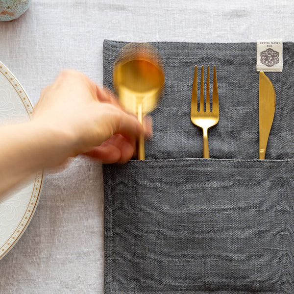 Charcoal grey linen cutlery holder will make your table setting look neat and tidy. Decorative cutlery pouch can be paired with table napkins or other table linens, mixed or matched.