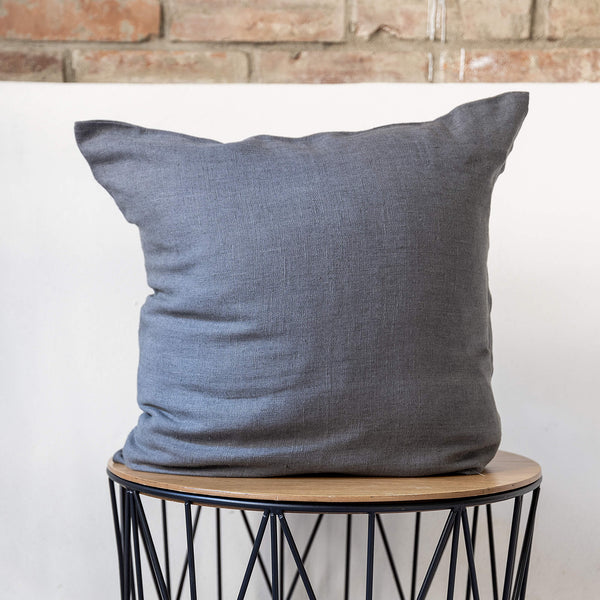 Linen pillows would fit interiors from minimalist to classic, from Scandinavian to country style. Mix and match the colours of the throw pillows and create a unique atmosphere at home.