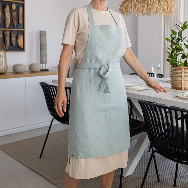 Whether you're a seasoned chef or an aspiring home cook, our linen aprons are sure to elevate your culinary experience. Explore our diverse range of styles and discover the apron that complements your personal taste and kitchen decor.