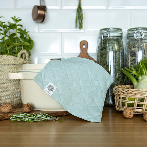 The linen pot holder come in a variety of pastel and rich colours, which are a perfect match for our other home textiles.