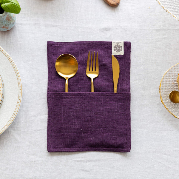 Deep purple linen cutlery holder will make your table setting look neat and tidy. Decorative cutlery pouch can be paired with table napkins or other table linens, mixed or matched.