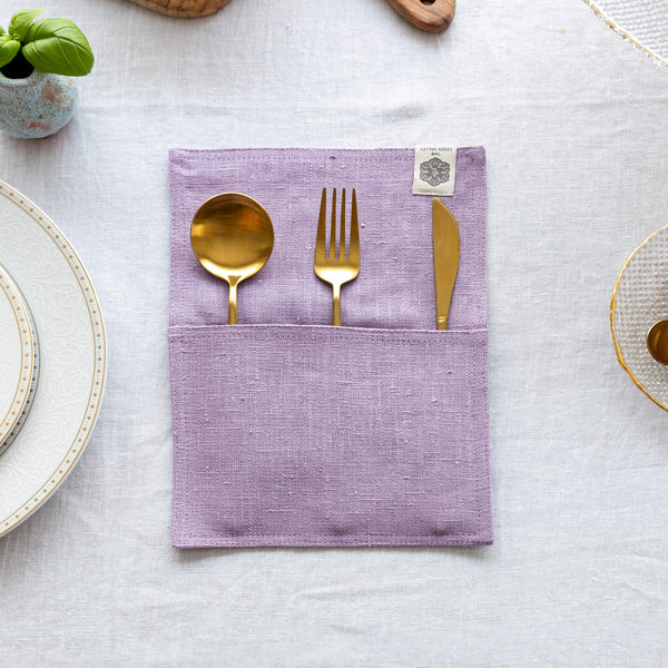 Light Lilac linen cutlery holder will make your table setting look neat and tidy. Decorative cutlery pouch can be paired with table napkins or other table linens, mixed or matched.