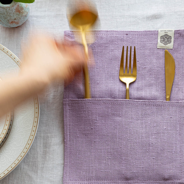 Light Lilac linen cutlery holder will make your table setting look neat and tidy. Decorative cutlery pouch can be paired with table napkins or other table linens, mixed or matched.