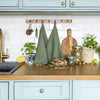 The moss green tea towels made of natural linen are durable, making them the ideal companions for your daily culinary adventures. Carefully crafted, our linen tea towels are not only practical but also add colour and sophistication to your kitchen.