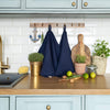The navy blue tea towels made of natural linen are durable, making them the ideal companions for your daily culinary adventures.