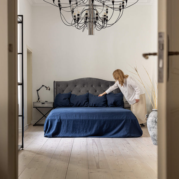 Our linen bedspreads are extremely versatile, fitting into a wide range of interiors and complementing them perfectly, adding new colours and emotions.