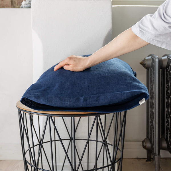 Navy blue pillows would fit interiors from minimalist to classic, from Scandinavian to country style. Mix and match the colours of the pillow sham boldly and create a unique atmosphere in your home.