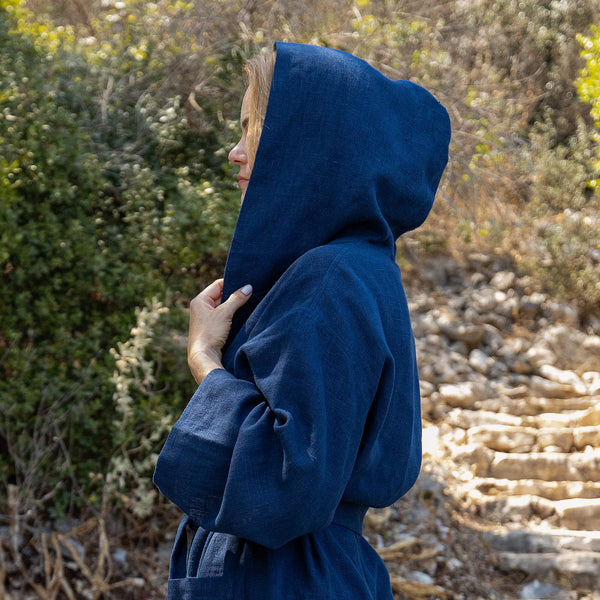 Wrap yourself in our navy blue linen bathrobe and enjoy the exceptional comfort, elegance and breathability of natural linen. Our linen bathrobe is designed and crafted with exceptional attention to details.