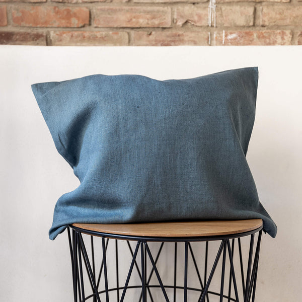 Ocean blue pillows would fit interiors from minimalist to classic, from Scandinavian to country style. Mix and match the colours of the pillow shams and create a unique atmosphere at home.