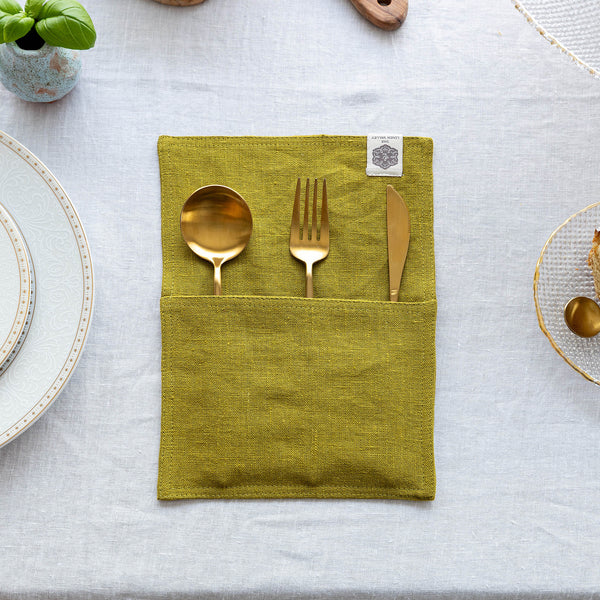 Olive Green linen cutlery holder will make your table setting look neat and tidy. Decorative cutlery pouch can be paired with table napkins or other table linens, mixed or matched.