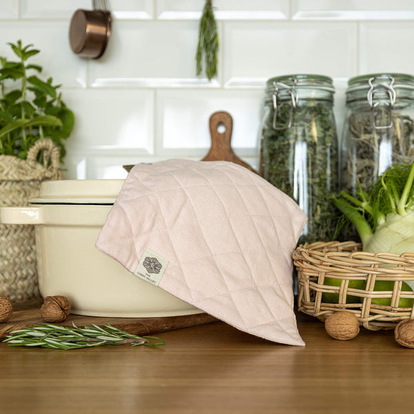 The linen pot holder come in a variety of pastel and rich colours, which are a perfect match for our other home textiles.