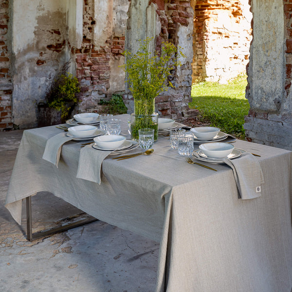 Listen to your wishes and dreams and give your dining area a new character with our natural unbleached linen tablecloth in an easy and stylish way. Linen tablecloths are made from high quality natural linen and are designed to last you a long time.