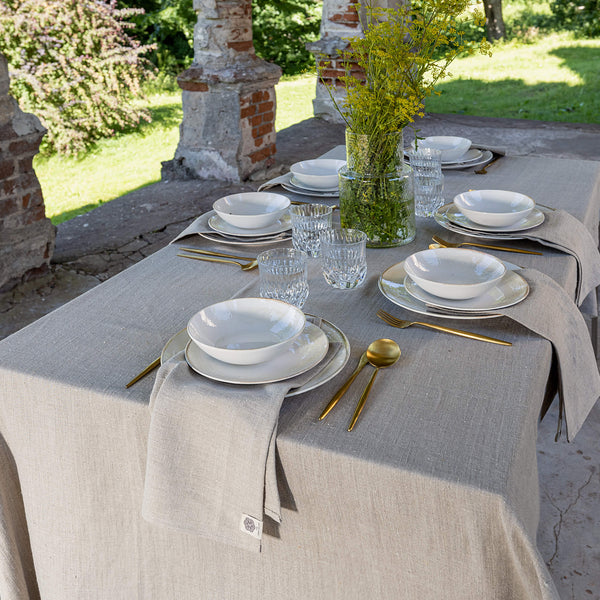 Listen to your wishes and dreams and give your dining area a new character with our natural unbleached linen tablecloth in an easy and stylish way. Linen tablecloths are made from high quality natural linen and are designed to last you a long time.