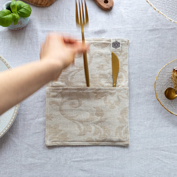 Royal Floral Pattern linen cutlery holder will make your table setting look neat and tidy. Decorative cutlery pouch can be paired with table napkins or other table linens, mixed or matched.