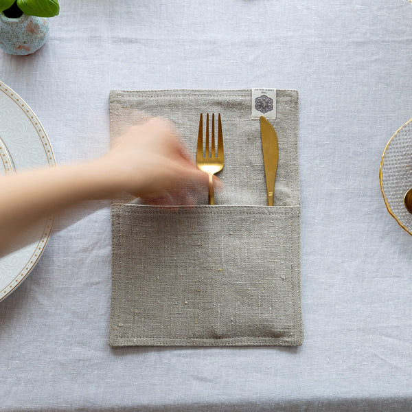 Rustic Unbleached linen cutlery holder will make your table setting look neat and tidy. Decorative cutlery pouch can be paired with table napkins or other table linens, mixed or matched.