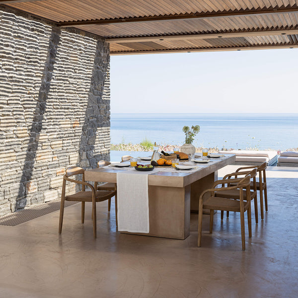 Give your table a touch of distinction and decoration with our antique white linen table runner. Use the table runner on its own or combine it with a linen tablecloth, placemats or napkins.