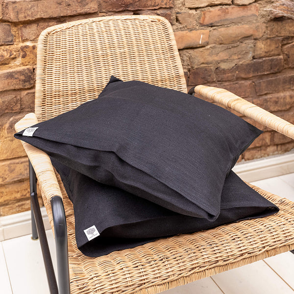 Black linen pillows would fit interiors from minimalist to classic, from Scandinavian to country style. Mix and match the colours of the throw pillows and create a unique atmosphere at home.