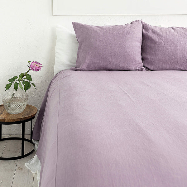 The light lilac linen bedspread has been carefully designed to suit a wide range of interior styles and to blend perfectly in both classic and contemporary home spaces.Our linen bedspreads are extremely versatile, fitting into a wide range of interiors and complementing them perfectly, adding new colours and emotions.