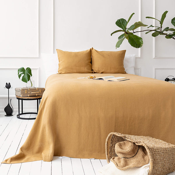 Introducing our dusty mustard linen bedspread, designed to elevate the comfort and style of your bedroom and bed.Whether draped elegantly over your bed as a stylish throw or wrapped snugly around you on chilly evenings.
