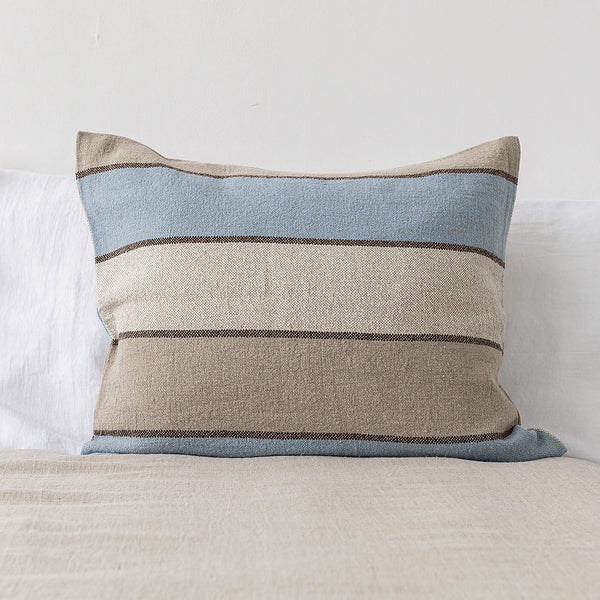 Sometimes it takes just a small detail to make a home interior complete, perfect and unique. And that little detail could be our multicoloured striped linen pillow sham with zipper.