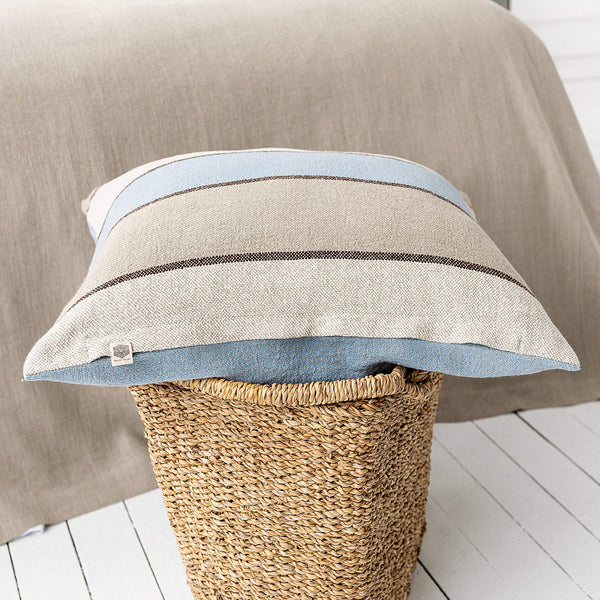 Sometimes it takes just a small detail to make a home interior complete, perfect and unique. And that little detail could be our multicoloured striped linen pillow sham with zipper.