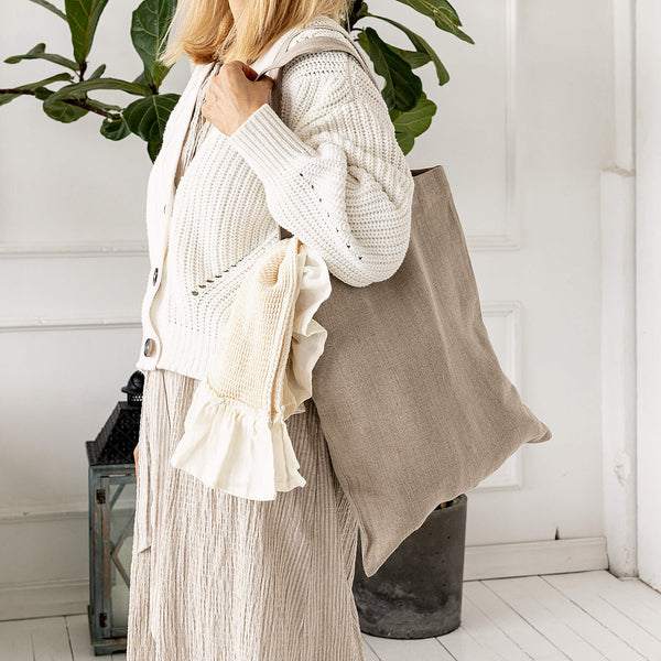 Rustic linen bags designed and made for long, comfortable and sustainable use.