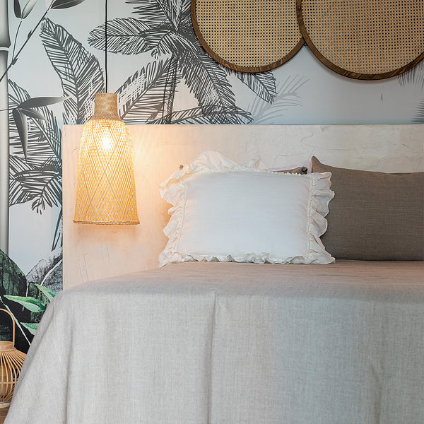 Our off white linen pillowcases will add a touch of elegance and style to your bedroom. The linen pillowcases are made from softened linen with ruffles.