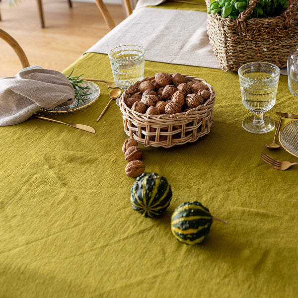Listen to your wishes and dreams and give your dining area a new character with our olive green linen tablecloth in an easy and stylish way. Our linen tablecloths are made from high quality natural linen and are designed to last you a long time.