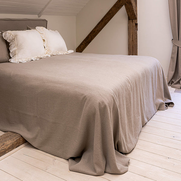 Rustic heavy unbleached linen bedspread has been carefully designed to suit a wide range of interior styles and blend perfectly in both classic and contemporary home spaces. Our linen bedspreads are extremely versatile.