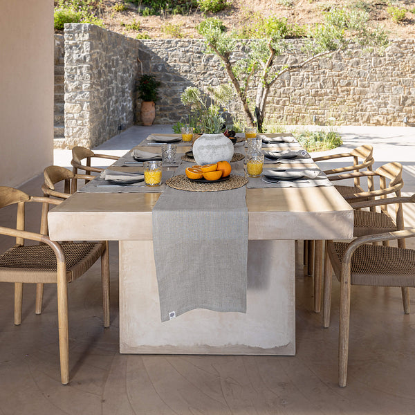 Give your table a touch of distinction and decoration with our rustic unbleached linen table runner. Use the table runner on its own or combine it with a linen tablecloth, placemats or napkins.
