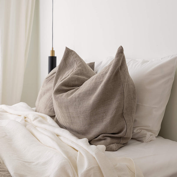 Sometimes it takes just a small detail to make a home interior complete, perfect and unique. And that little detail could be our rustic linen pillow sham with zipper.