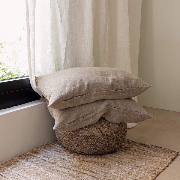 Sometimes it takes just a small detail to make a home interior complete, perfect and unique. And that little detail could be our rustic linen pillow sham with zipper.