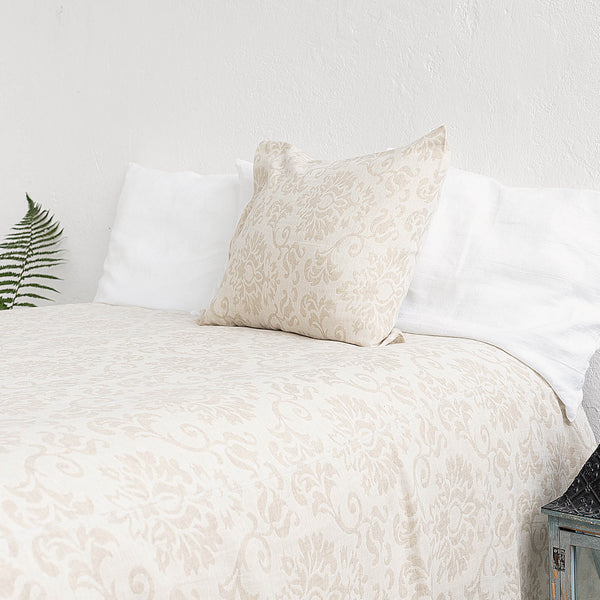 Ocean blue pillows would fit interiors from minimalist to classic, from Scandinavian to country style. Mix and match the colours of the pillow shams and create a unique atmosphere at home.