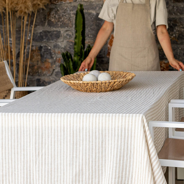 Listen to your wishes and dreams and give your dining area a new character with our striped linen tablecloth in an easy and stylish way. Our linen tablecloths are made from high quality natural linen and are designed to last you a long time and to suit a variety of interior styles.