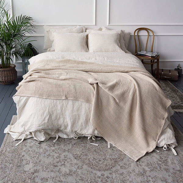 Striped linen duvet cover will grant luxurious comfort and will give your bed new elegant look. This natural linen duvet cover combines comfort and elegance, and gives you the opportunity to enjoy all the qualities of natural linen.