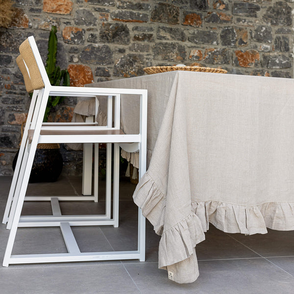 Listen to your wishes and dreams and give your dining area a new character with our natural unbleached linen tablecloth in an easy and stylish way.