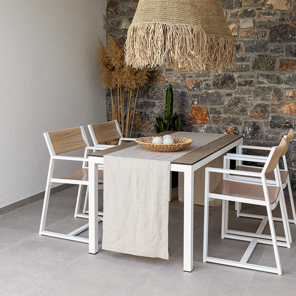 Give your table a touch of distinction and decoration with our unbleached linen table runner. Use the table runner on its own or combine it with a linen tablecloth, placemats or napkins.