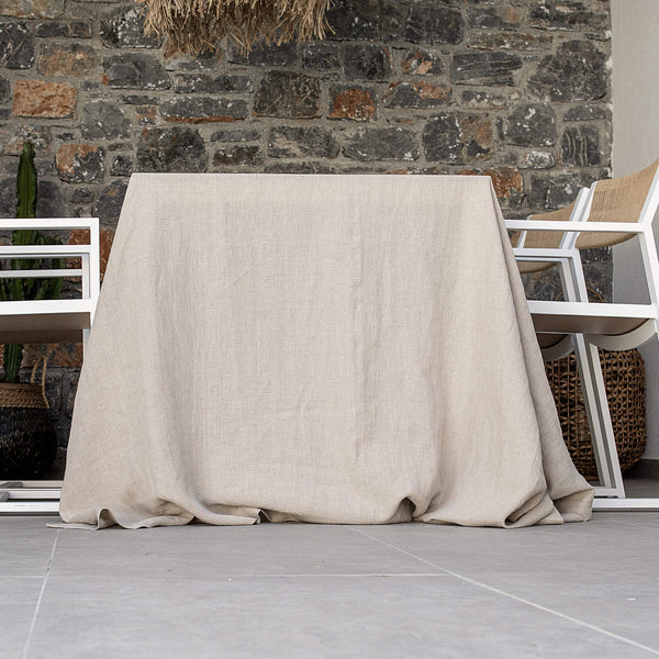 Listen to your wishes and dreams and give your dining area a new character with our natural unbleached linen tablecloth in an easy and stylish way. Our linen tablecloths are made from high quality natural linen and are designed to last you a long time and to suit a variety of interior styles.