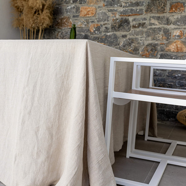 Listen to your wishes and dreams and give your dining area a new character with our natural unbleached linen tablecloth in an easy and stylish way. Our linen tablecloths are made from high quality natural linen and are designed to last you a long time and to suit a variety of interior styles.