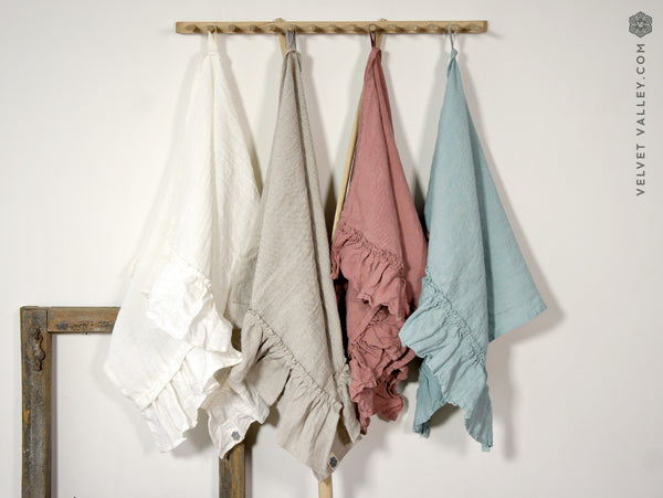 Natural linen towel with ruffles - Velvet Valley