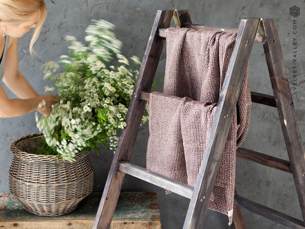 Linen burgundy waffle towel - Velvet Valley