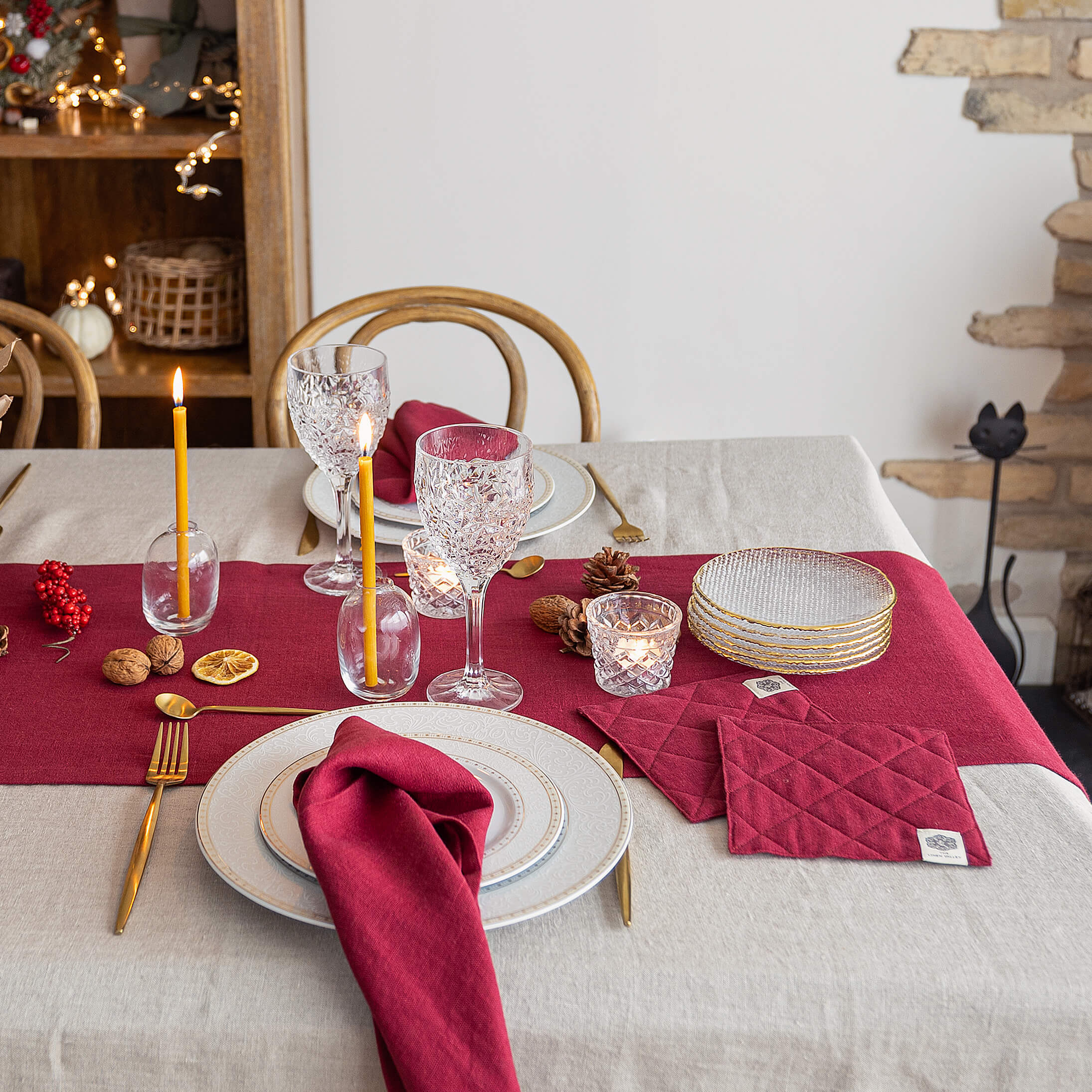 Burgundy red linen table runner and napkins gift set in heavyweight 260 g/m² European linen