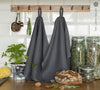 Charcoal grey tea towels made of natural linen are durable, making them the ideal companions for your daily culinary adventures. Carefully crafted, our linen tea towels are not only practical but also add colour and sophistication to your kitchen.