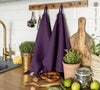 The deep purple tea towels made of natural linen are durable, making them the ideal companions for your daily culinary adventures.