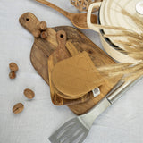 The linen oven mitt come in a variety of pastel and rich colours, which are a perfect match for our other home textiles.
