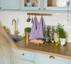 The light lilac tea towels made of natural linen are durable, making them the ideal companions for your daily culinary adventures. Carefully crafted, our linen tea towels are not only practical but also add colour and sophistication to your kitchen.
